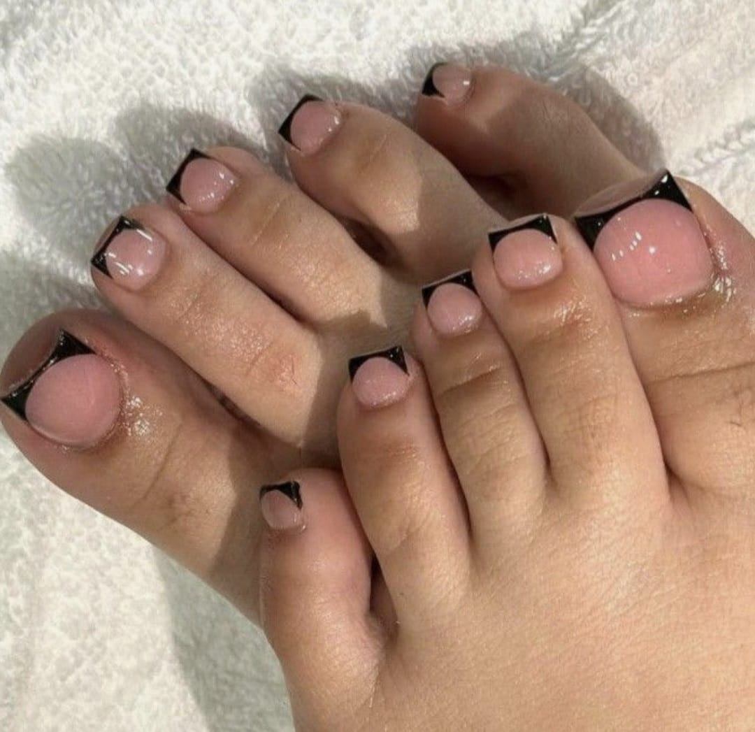 FRENCH PEDICURE
