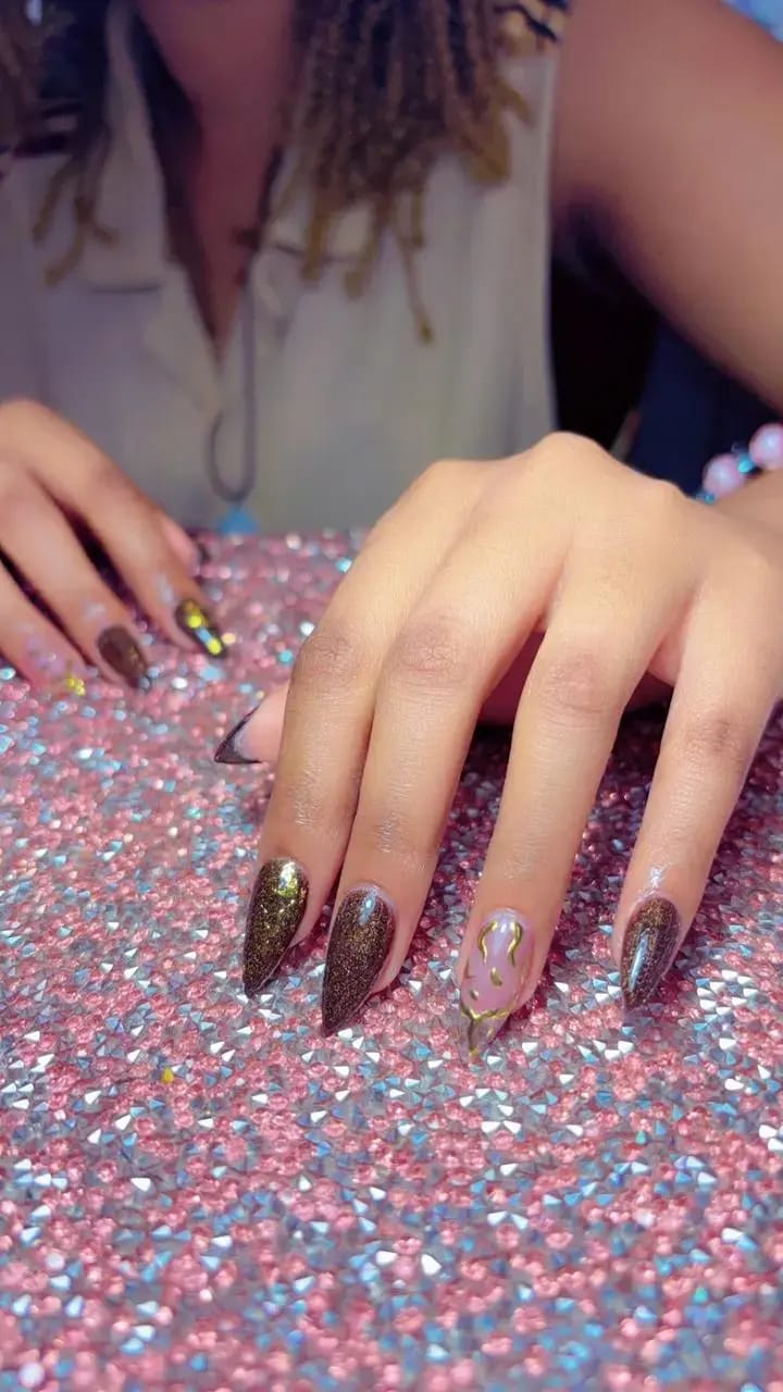 NAIL TIPS/EXTENSIONS