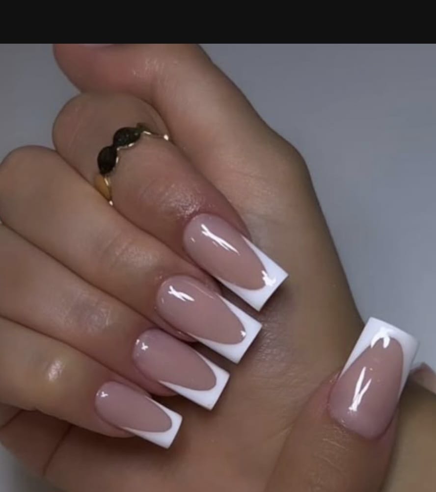 FRENCH MANICURE